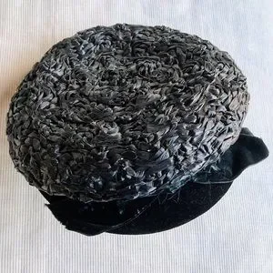 Vintage Bonwit Teller Philadelphia Gottlieb New York Straw and Velvet Black Hat Vintage 1950s Black Raffia Picture Hat - Velvet Bow Bonwit  main image 4